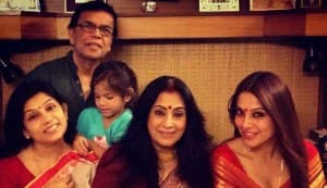 Amitabh Bachchan, Kajol, Tanuja celebrate Durga puja