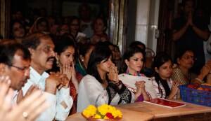 Sunny Leone and Ekta Kapoor visit Siddhivinayak temple for Ragini MMS 2: view pic!