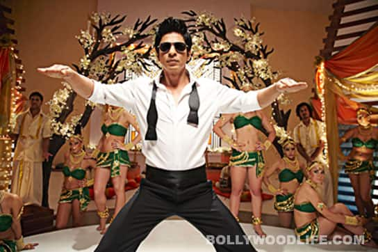 Why Is Shahrukh Khan Dancing Funnily In Chammak Challo Bollywood