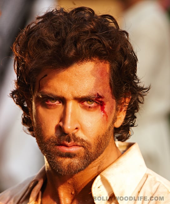 Agneepath Movie Review See It For Hrithik Roshans Heartfelt Performance Bollywood News 0537