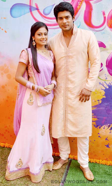 Toral-Rasputra-and-Siddharth-Shukla-190313
