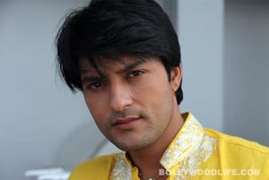 Anas Rashid: I don’t feel awkward doing intimate scenes with Deepika Singh!