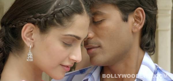 Raanjhanaa Song Banarasiya: Sonam Kapoor And Dhanush Get Romantic And ...