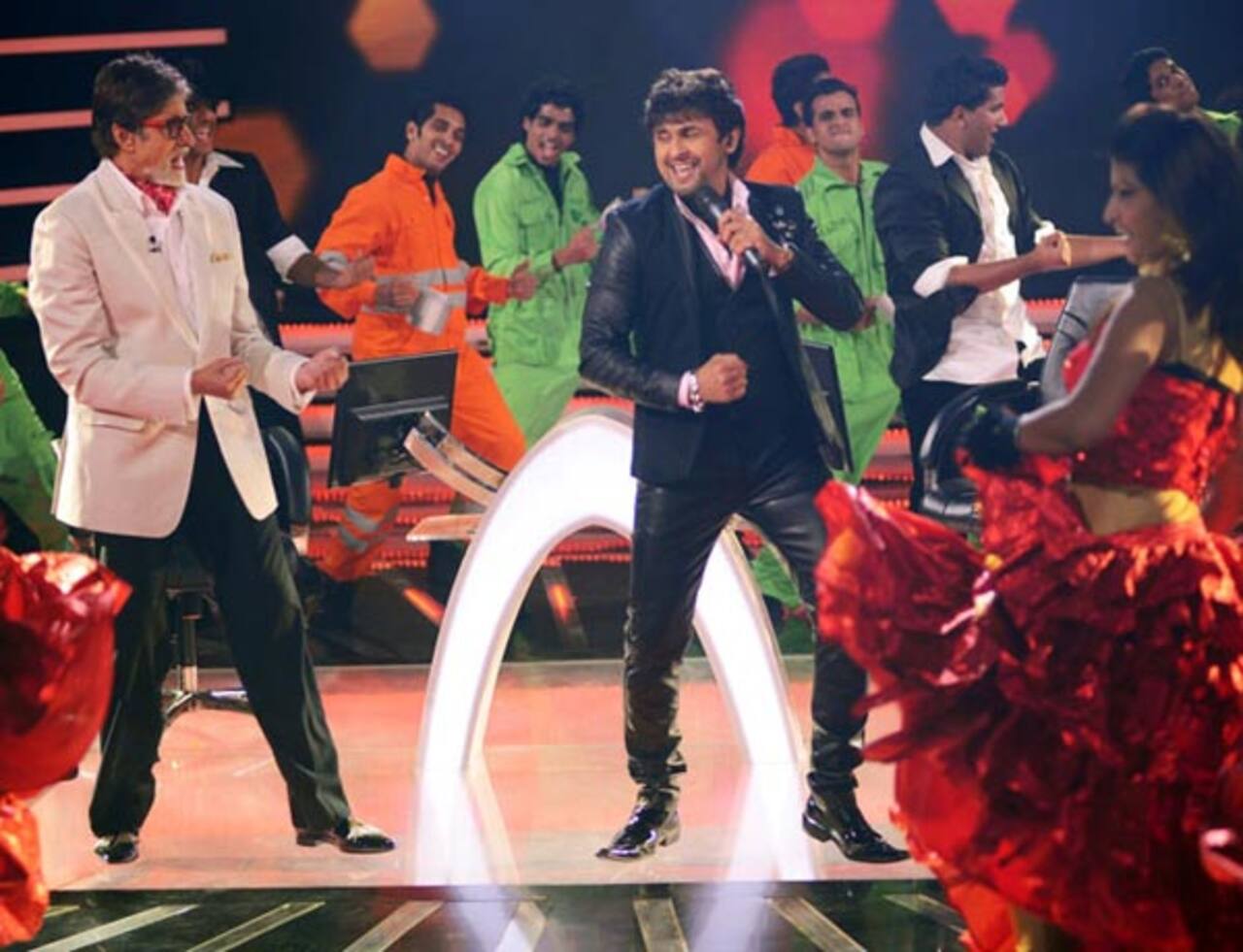 Kaun Banega Crorepati 7 promo Sonu Nigam and John Abraham open the