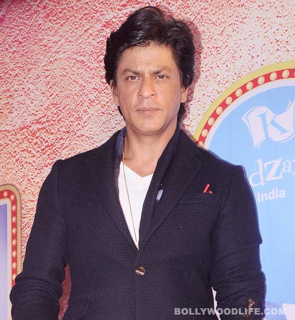 what-does-shahrukh-khan-like-to-do-when-he-is-flying-bollywood-news