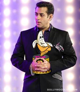 The 3rd BollywoodLife awards 2013: Salman Khan beats Shahrukh Khan and Amitabh Bachchan to win the Blue Bird of the Year award!