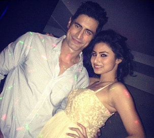 Mohit Raina gives the Holi special party a miss after organisers cancel girlfriend Mouni Roy's performance!