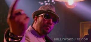 Kaanchi song Mushtanda: Mika Singh and Subhash Ghai imitate Akshay Kumar's song!