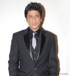 Shahrukh Khan turns a babysitter!
