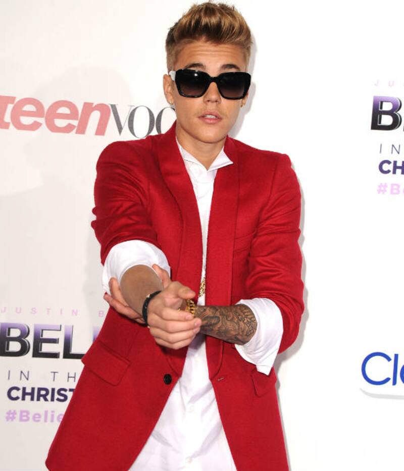 Justin Bieber Paid 1 Million To Kiss A Bikini Clad Lapdancer