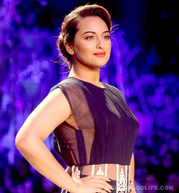 Sonakshi Sinha might become a producer soon - Bollywood News & Gossip,  Movie Reviews, Trailers & Videos at 