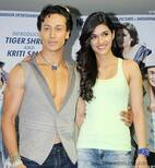 Tiger Shroff shows off his Heropanti on Entertainment Ke Liye Kuch Bhi Karega