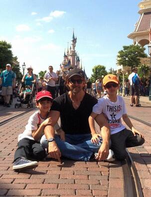 Hrithik Roshan is holidaying with his sons in Disneyland!