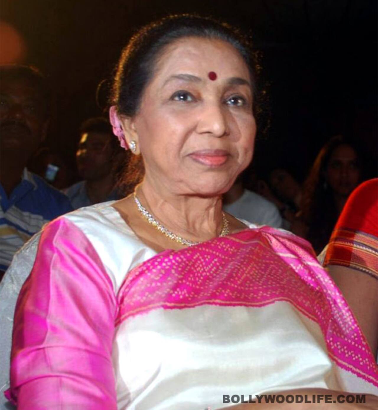 Asha Bhosle wants to groom granddaughter Zanai as playback singer ...