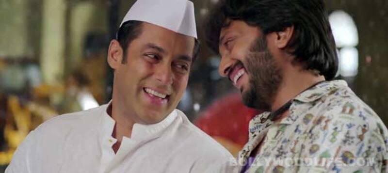 Salman Khan discusses his love life with Riteish Deshmukh - Watch Lai Bhaari promo!
