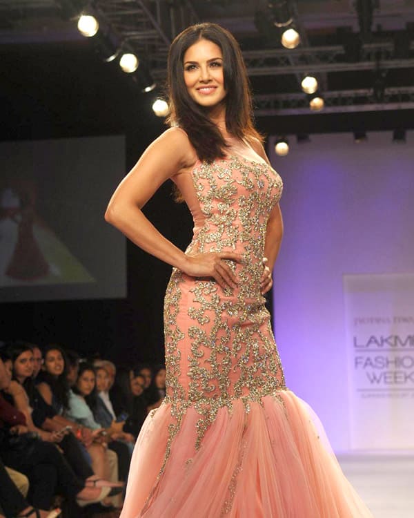 sunny leone ramp walk