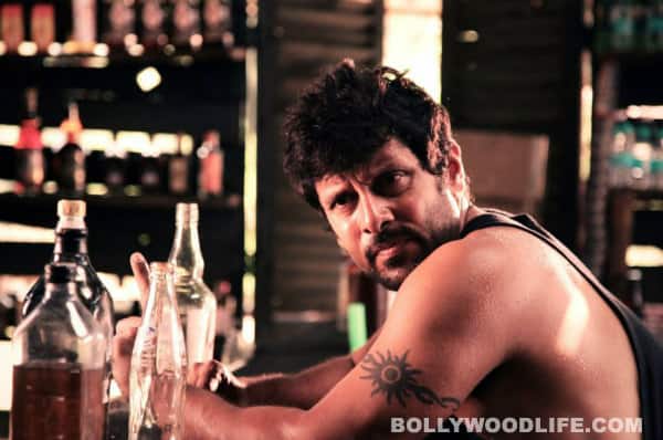 Kadaram Kondan first look: Handcuffed Chiyaan Vikram manoeuvres your mind  with his new avatar