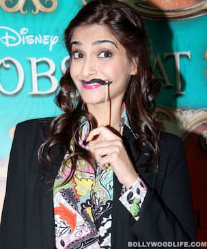 Sonam Kapoor gets a pleasant surprise from mom Sunita Kapoor