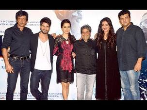Shahid Kapoor, Shraddha Kapoor, Vivek Oberoi, Irrfan Khan, Pankaj Kapur and Tabu launch Vishal Bhardwaj's books!