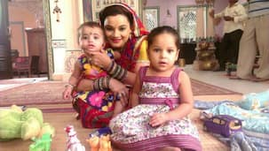 Diya Aur Baati Hum: Kanika Maheshwari aka Meenakshi not quitting the show