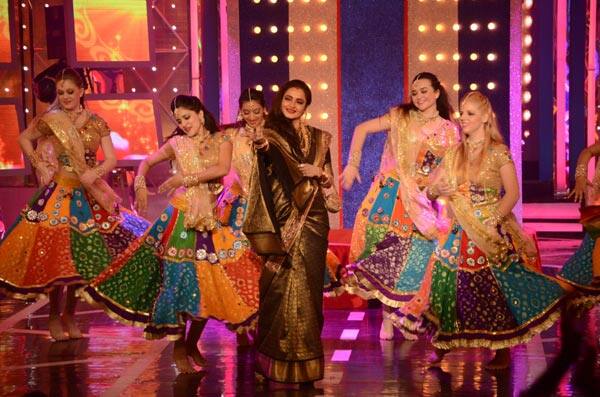 Rekha on 'Bigg Boss 8'! Hindi Movie, Music Reviews and News