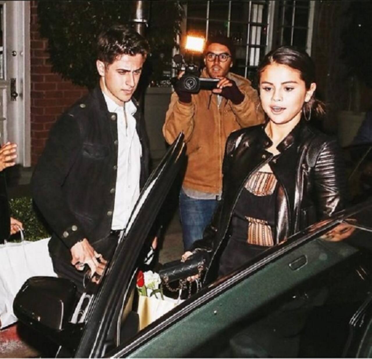 Selena Gomez gets over Justin Bieber, enjoys a dinner date with David Henrie!  - Bollywood News & Gossip, Movie Reviews, Trailers & Videos at  Bollywoodlife.com