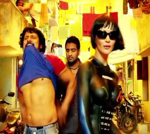 I song Mersalaayitten: Vikram-Amy Jackson's romantic dance number is a visual delight!