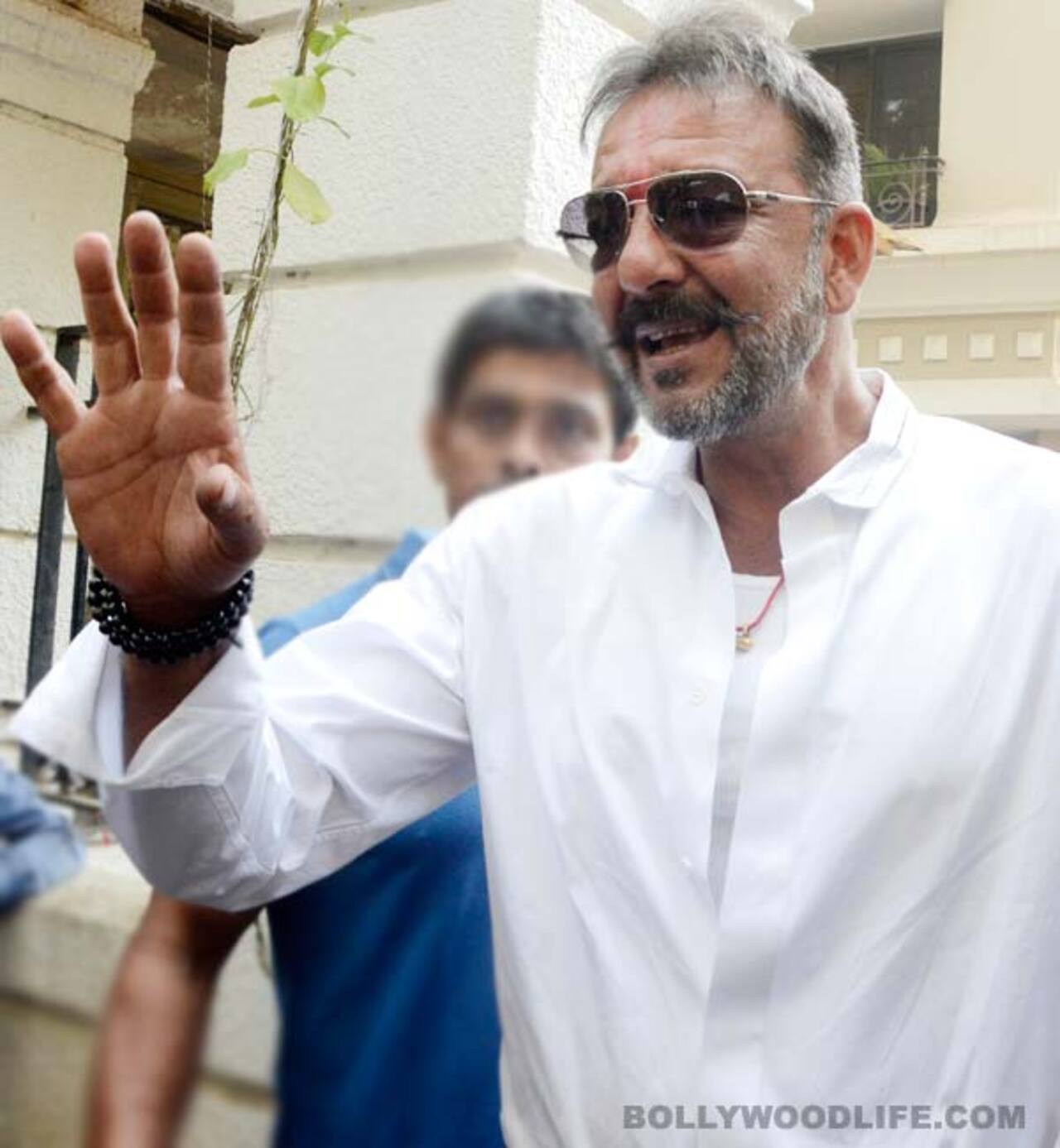Sanjay Dutt lost 18 kg after coming out of jail - Bollywood News & Gossip,  Movie Reviews, Trailers & Videos at 
