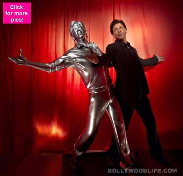 SRK doing his pose. Feels surreal. : r/BollyBlindsNGossip