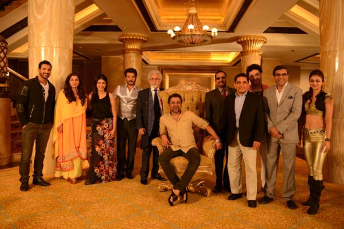 John Abraham Shruti Haasan Anil Kapoor Shoot In The House Of Gold Bollywood News Gossip Movie Reviews Trailers Videos At Bollywoodlife Com Bechera (anil kapoor) is a shy printer and, since the passing of his wife, a single father to his infant suraj singh (anil kapoor) is in love with the beautiful and wealthy komal (karisma kapoor). john abraham shruti haasan anil