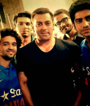 Salman Khan with Mauka Mauka team before India vs Australia World Cup semi finals - view pic!