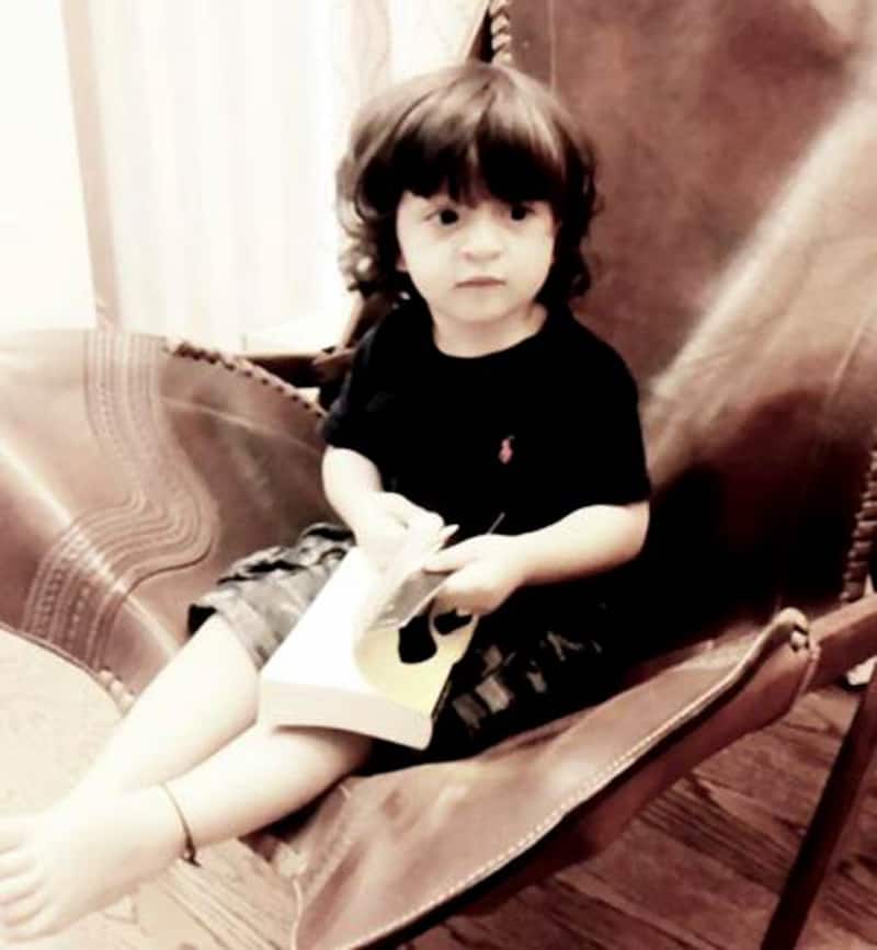 Shah Rukh Khan's baby bookworm AbRam will make your day!