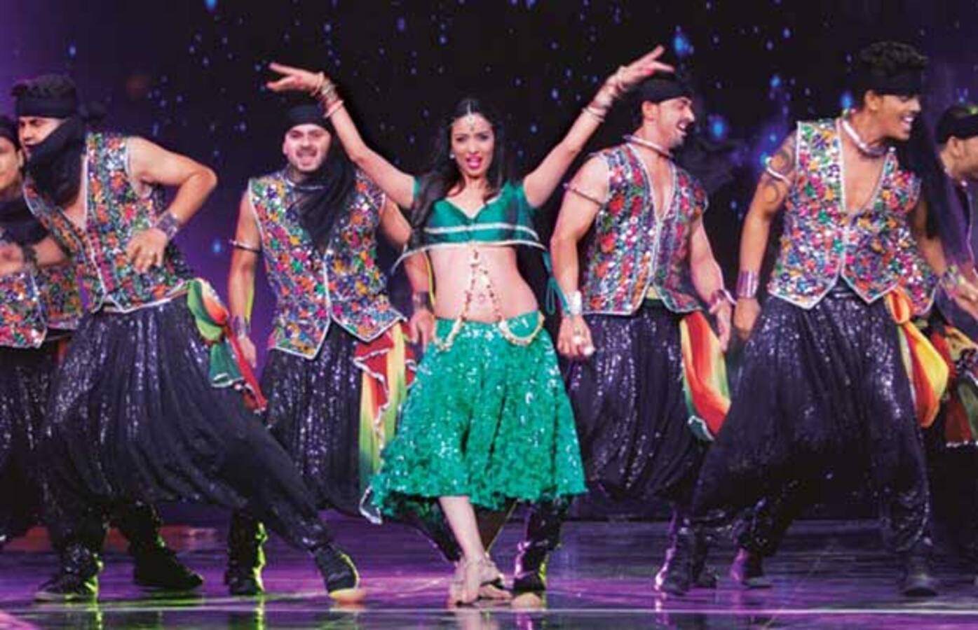India's Got Talent 6: Malaika Arora Khan suffers wardrobe malfunction ...