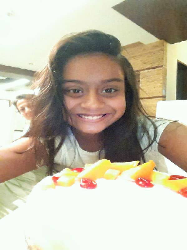 Inside Nysa Devgn's intimate birthday bash, Ajay and Kajol shower daughter  with love. Watch - India Today