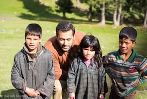 Salman Khan wishes to donate for Nepal earthquake only through right channels!