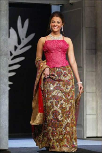 Rsultat de recherche d'images pour &quot;aishwarya rai CANNES neeta lulla&quot;