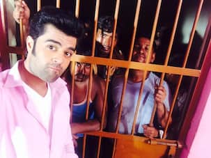 Manish Paul clicks a selfie with real jail prisoners - view pic!