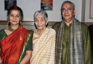 Actress Suhasini Mulay ties the knot at the age of 60!