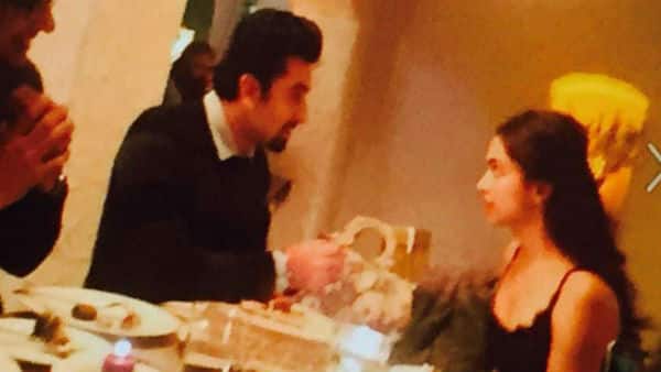 ranbir-kapoor-proposes-deepika-padukone-29498567989