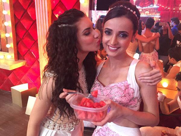 Scarlet-Sanaya-3