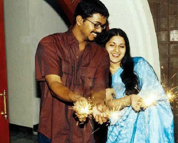 Vijay and Sangeetha celebrate their 16th wedding ...
