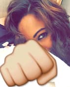Sonakshi Sinha gives it back to a Twitter troll like a BOSS!