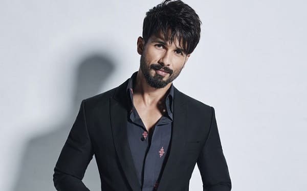 Wanna know what Shahid Kapoor gets himself into when he isn't shooting for Jhalak Dikhhla Jaa&nbsp;Reloaded?