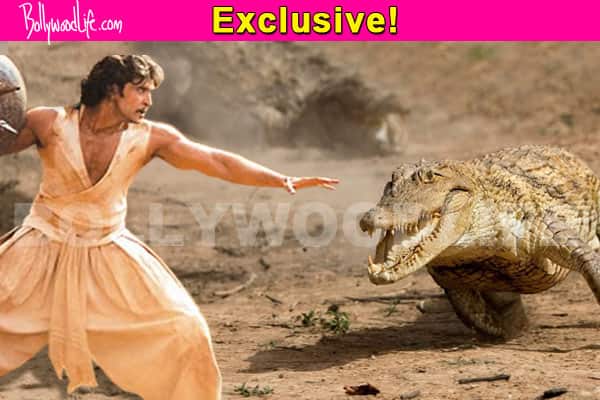 Hrithik Roshan to fight a GIGANTIC crocodile in Mohenjo&nbsp;Daro!