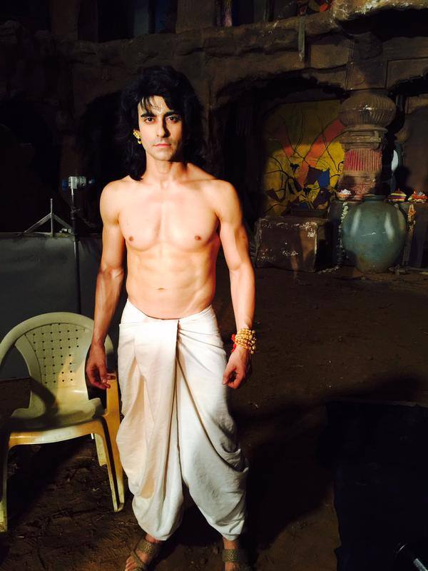 Revealed: Gautam Rode's smokin' HOT look as Karn from Suryaputra Karn ...