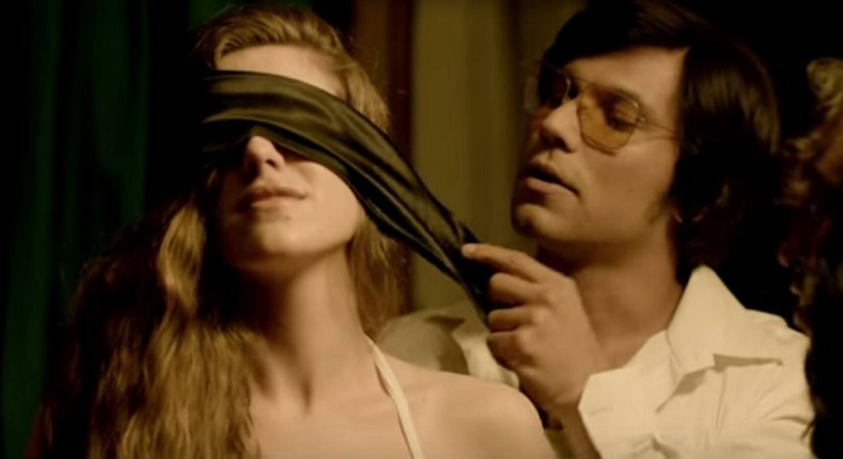 Main Aur Charles song Woh Toh Yahin Hai Lekin: Randeep Hooda charms the ladies with his Casanova avatar in this hot number!