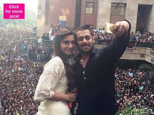 Salman Khan and Sonam Kapoor promote Prem Ratan Dhan Payo in style - view HQ pics!