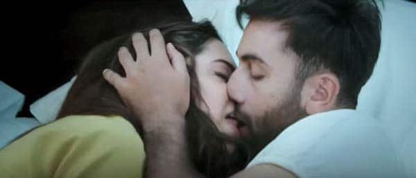 Ranbir Kapoor and Deepika Padukone's steamy kiss from Tamasha gives Censor Board the jitters!