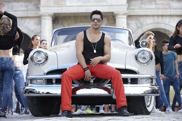 Whoaa! Varun Dhawan jumps from a 12 feet high monster truck for Dilwale song Manma Emotion&nbsp;Jage!