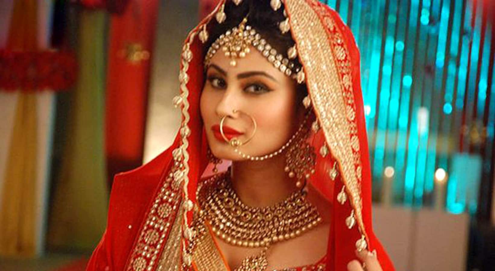 Naagin Mouni Roy Beats Allergy To Give A Perfect Shot Bollywood News And Gossip Movie Reviews